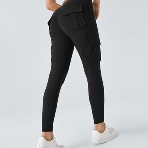 Women's Black Cargo Pocket Leggings